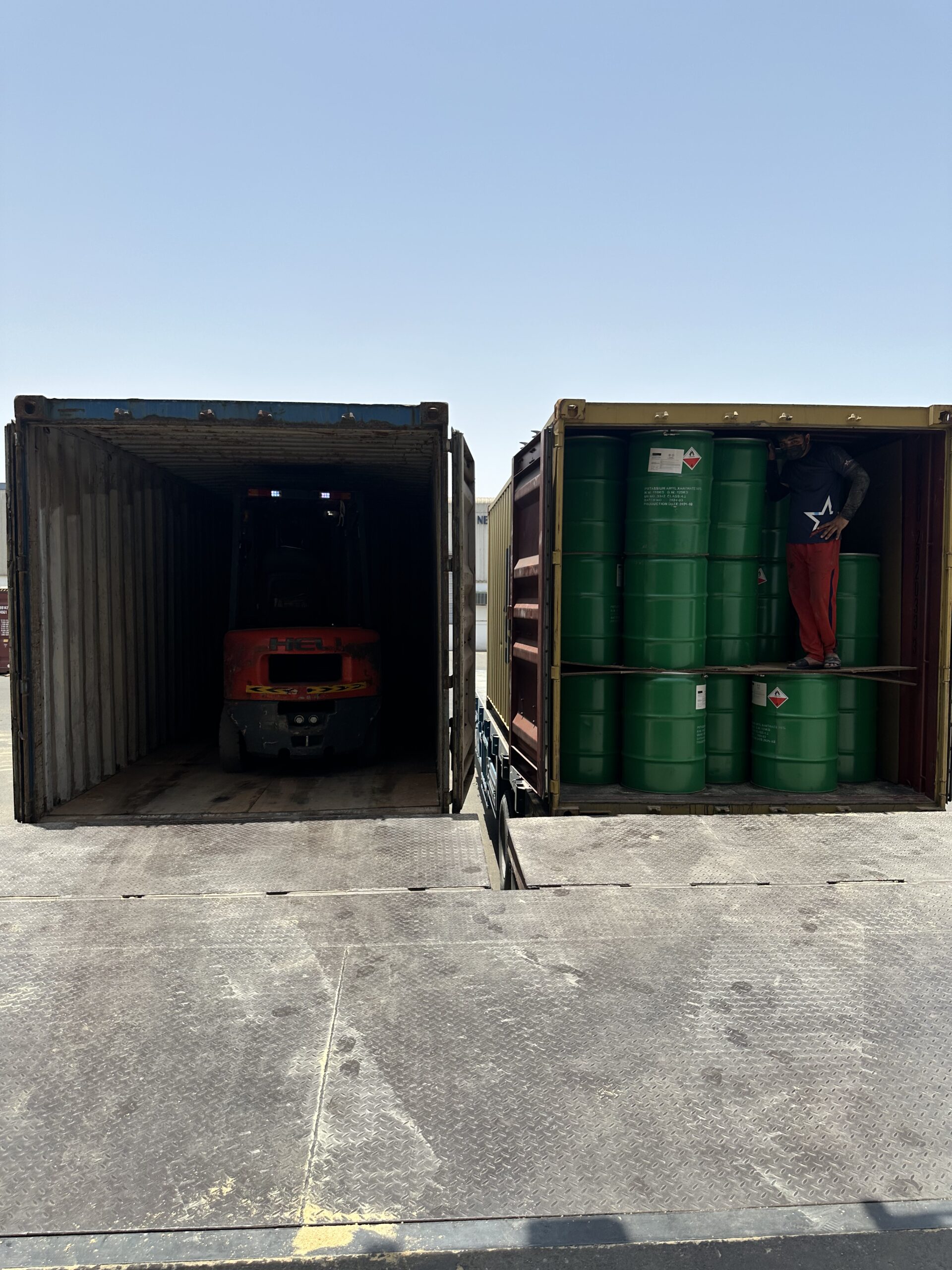 پروژه حمل محموله خطرناک از بندر نواشوا به بندر عباس